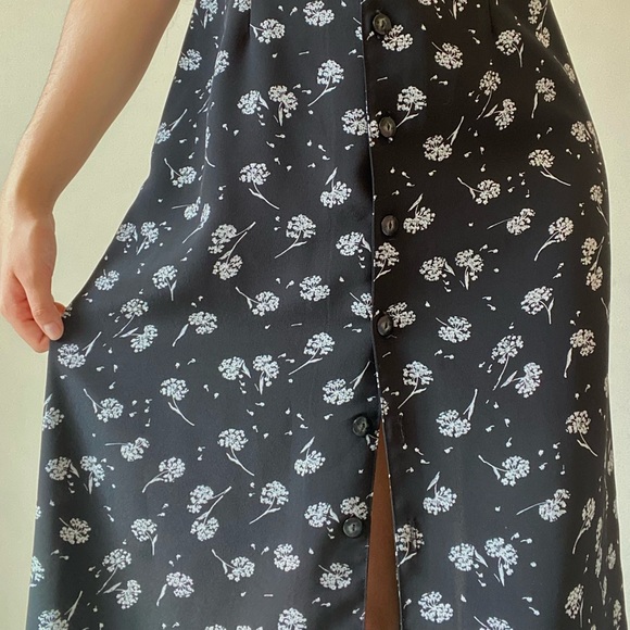 Floral Maxi Dress - Picture 4 of 5